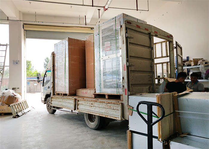 广东某化学公司采购201双吹感应互锁风淋室