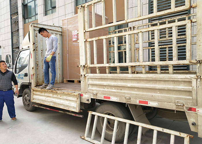 大同某进出口贸易公司采购304双吹感应互锁风淋室