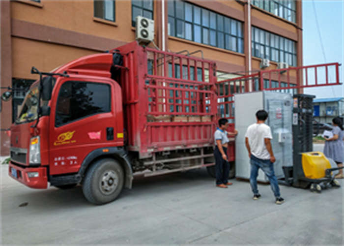 湖南某光电公司采购304双吹感应互锁风淋室