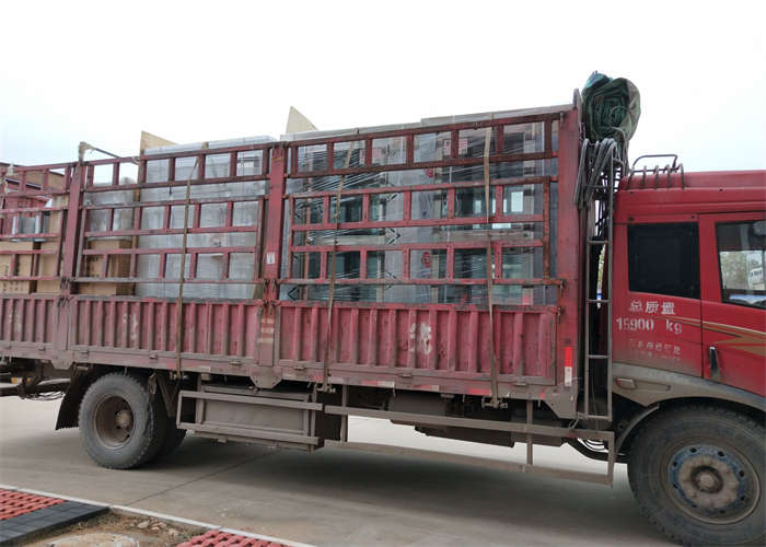 山东某劳务公司采购201双吹感应互锁风淋室