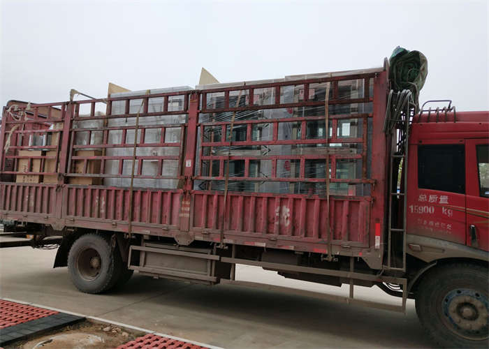 北京某餐饮管理公司采购304双吹感应互锁风淋室